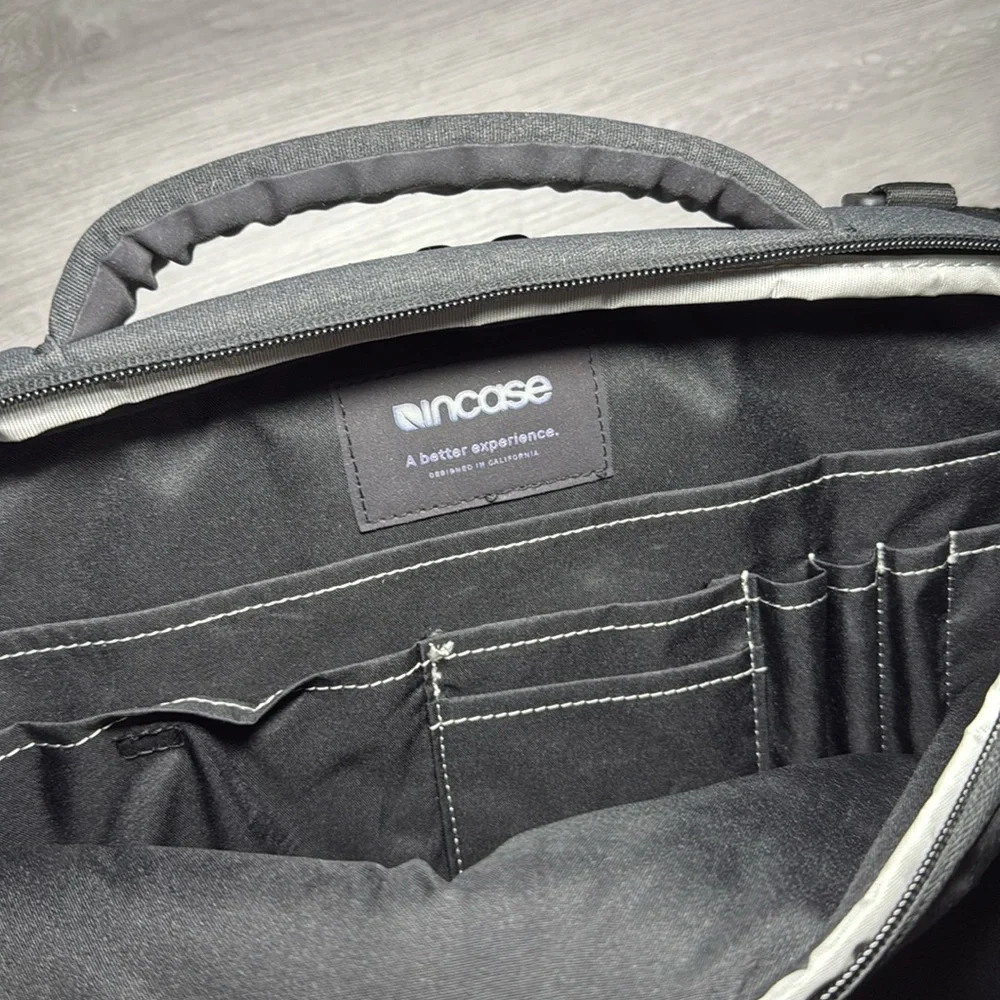 Incase 13” laptop bag - Picture 2 of 7